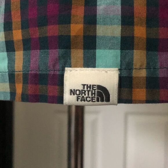 The North Face Plaid short sleeve button down - Picture 5 of 6